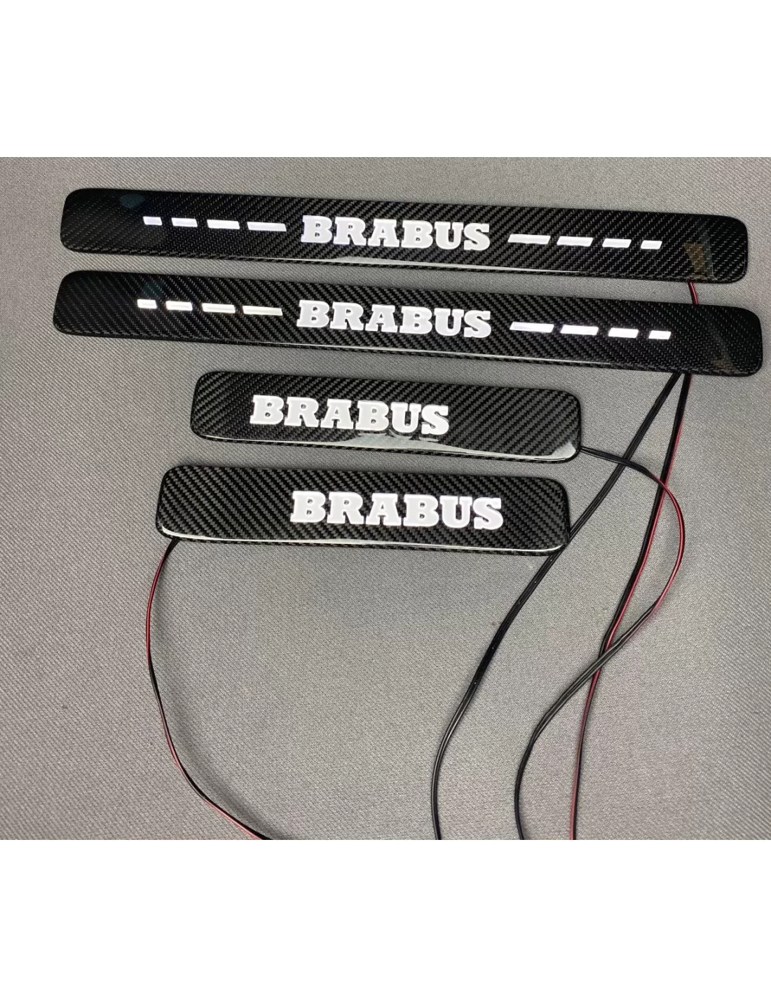 - Mercedes-Benz - Fibra de carbono Brabus soleiras de porta iluminadas com LED BRANCO 4 peças para Mercedes-Benz W463A W464 Cla  - Mercedes-Benz - Fibra de carbono Brabus soleiras de porta iluminadas com LED BRANCO 4 peças para Mercedes-Benz W463A W464 Cla