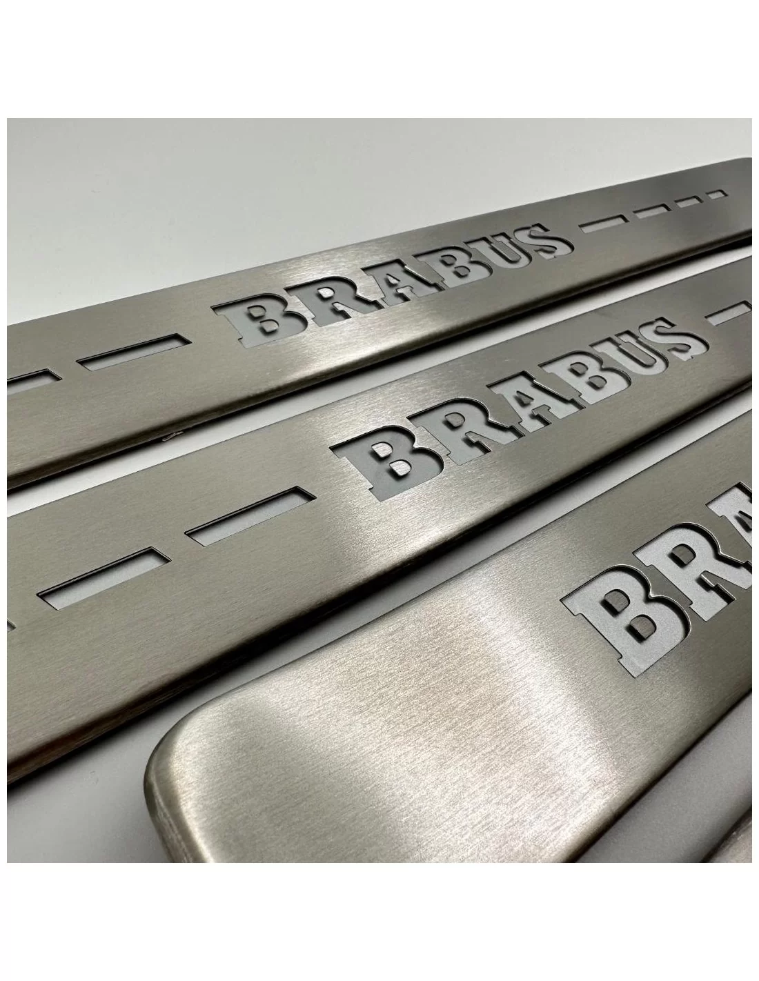 - Mercedes Benz - RED Brabus LED Illuminated door sills 4 pcs for Mercedes-Benz W463A W464 G-Class - 3 - Améliorez votre Merced - Mercedes Benz - RED Brabus LED Illuminated door sills 4 pcs for Mercedes-Benz W463A W464 G-Class - 3 - Améliorez votre Merced