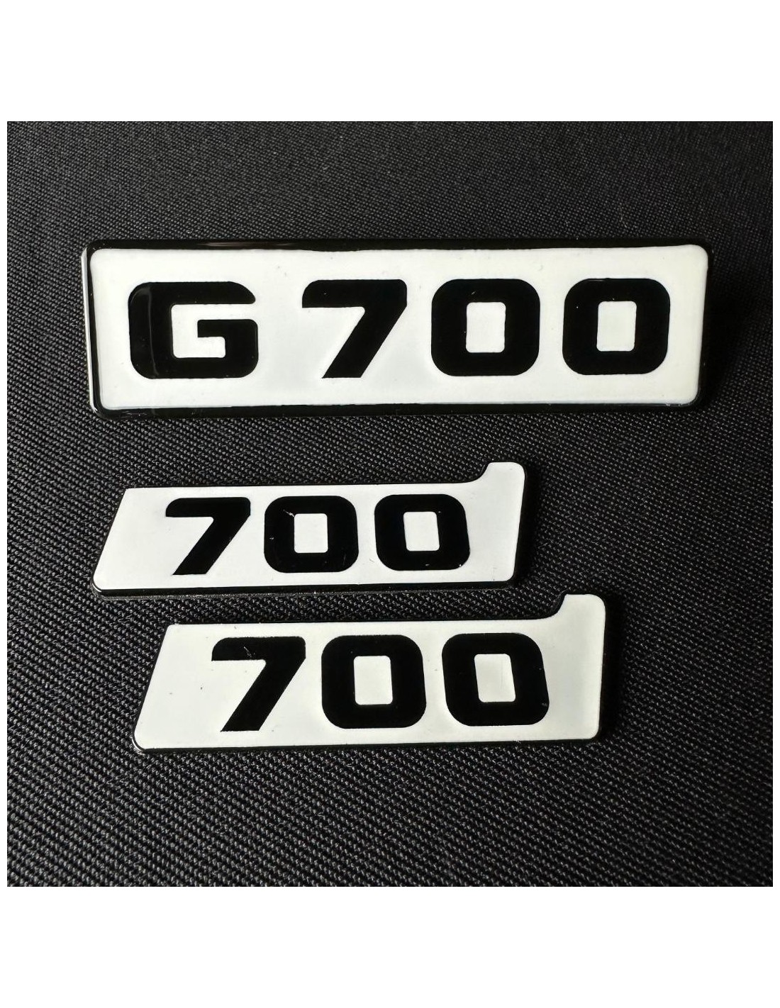  - logo & Emblems - Blanco Metálico Emblemas Mercedes G700 parrilla delantera Brabus BITURBO 700 Placa lateral insignias logotip