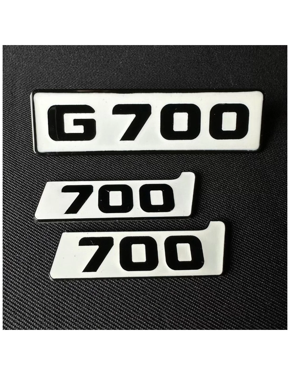  - logo & Emblems - Blanco Metálico Emblemas Mercedes G700 parrilla delantera Brabus BITURBO 700 Placa lateral insignias logotip