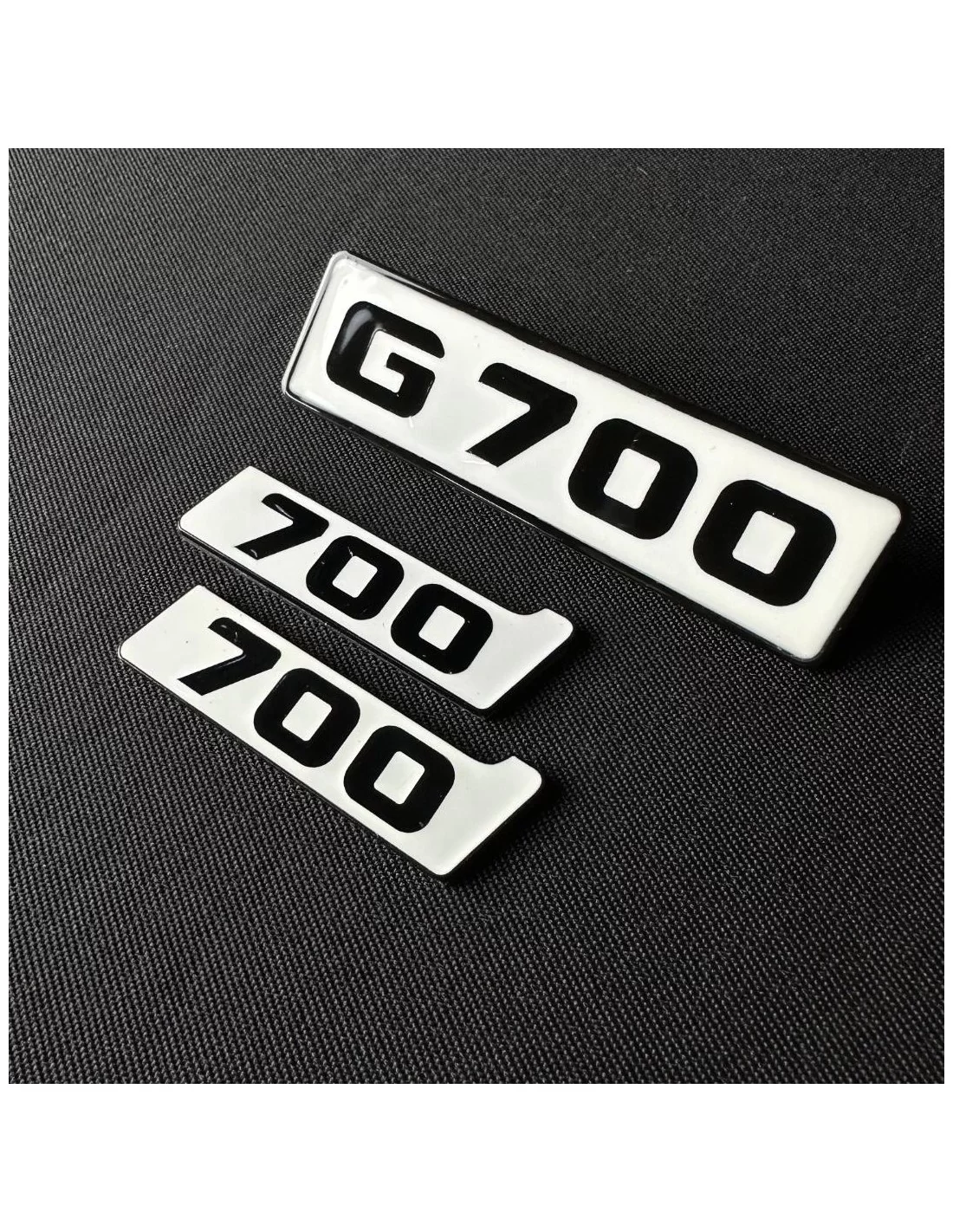  - logo & Emblems - Blanco Metálico Emblemas Mercedes G700 parrilla delantera Brabus BITURBO 700 Placa lateral insignias logotip