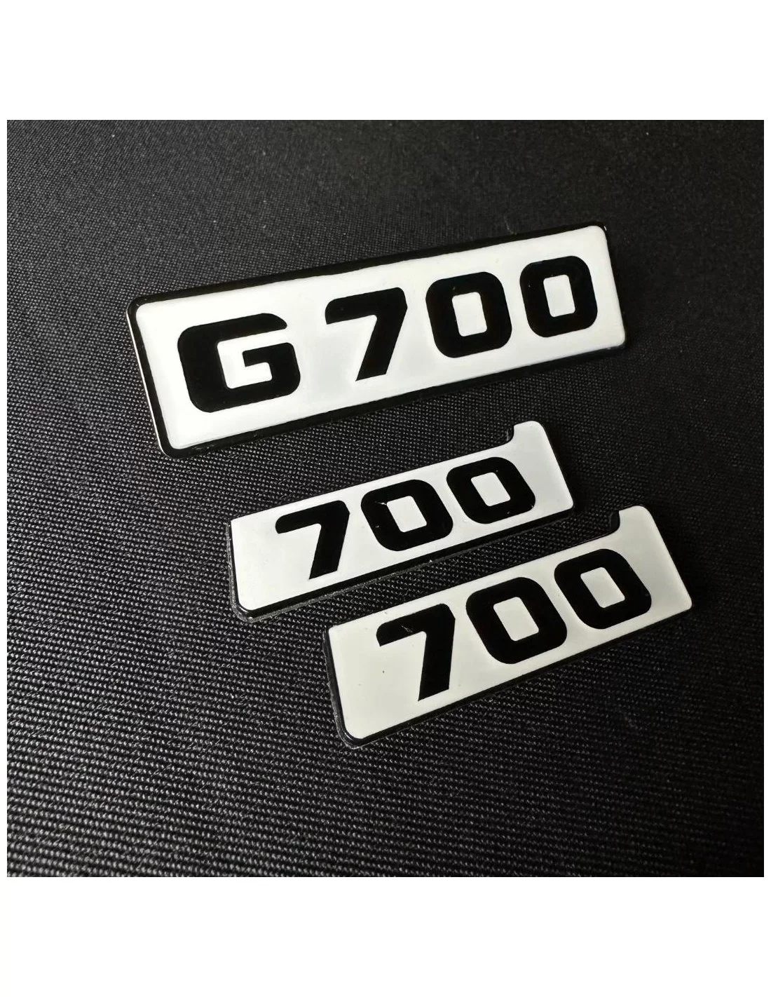  - logo & Emblems - Blanco Metálico Emblemas Mercedes G700 parrilla delantera Brabus BITURBO 700 Placa lateral insignias logotip