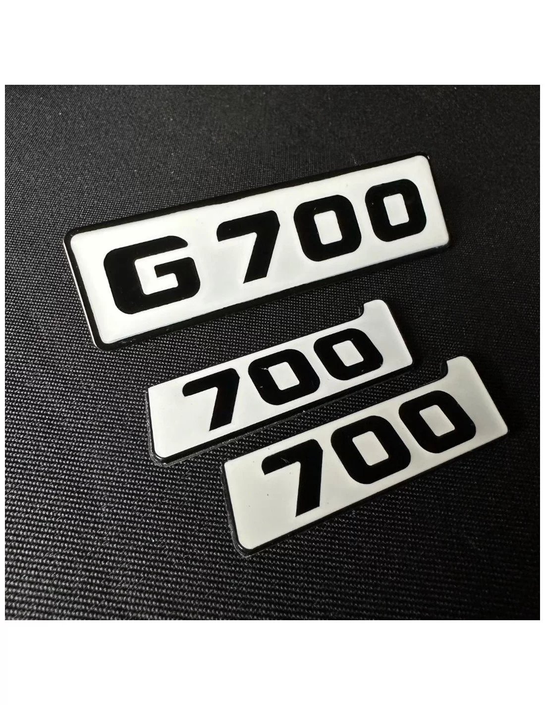  - logo & Emblems - Blanco Metálico Emblemas Mercedes G700 parrilla delantera Brabus BITURBO 700 Placa lateral insignias logotip