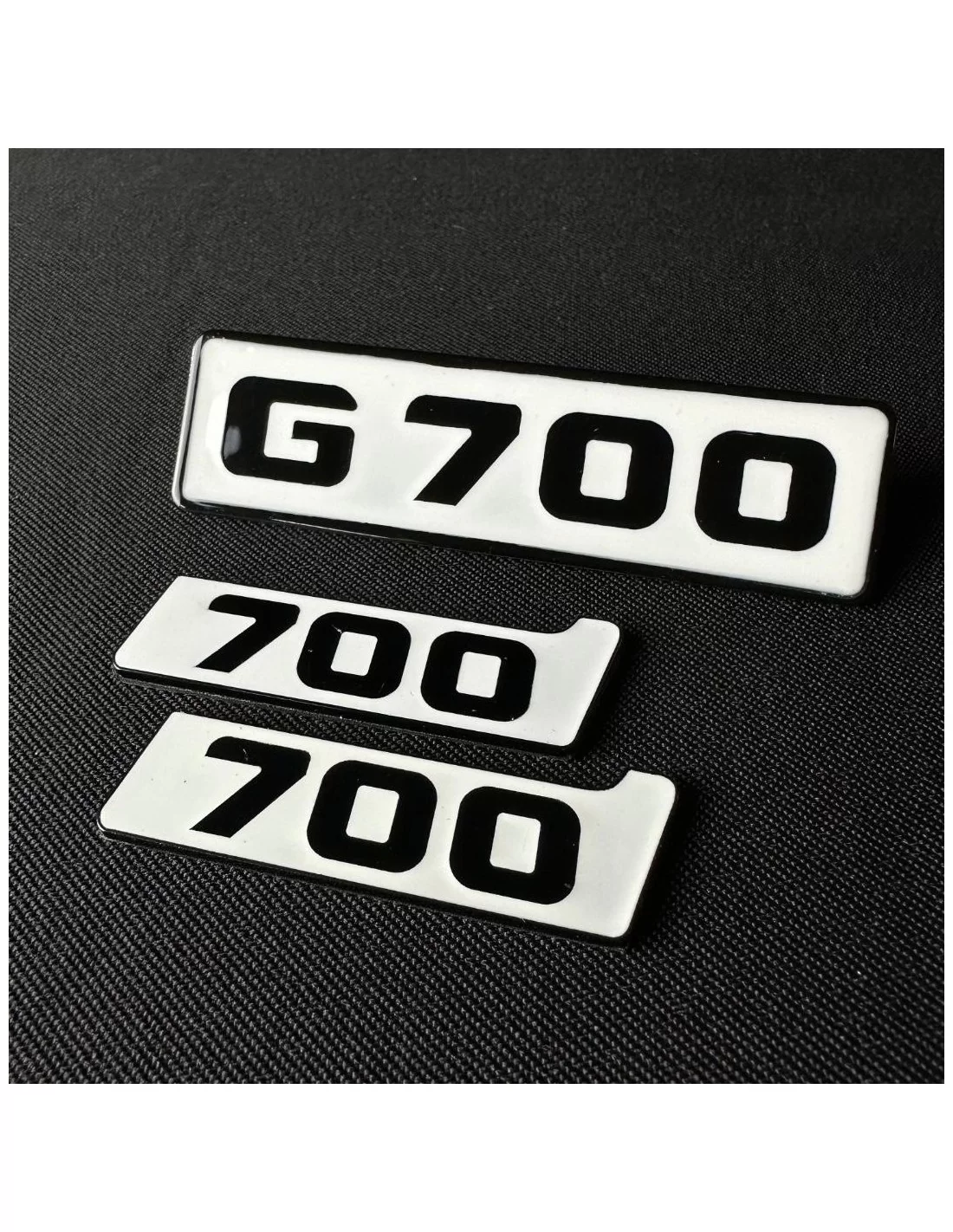  - logo & Emblems - Blanco Metálico Emblemas Mercedes G700 parrilla delantera Brabus BITURBO 700 Placa lateral insignias logotip