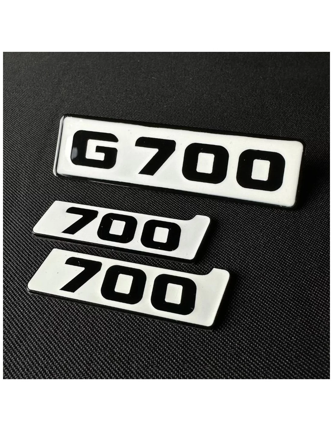  - logo & Emblems - Blanco Metálico Emblemas Mercedes G700 parrilla delantera Brabus BITURBO 700 Placa lateral insignias logotip