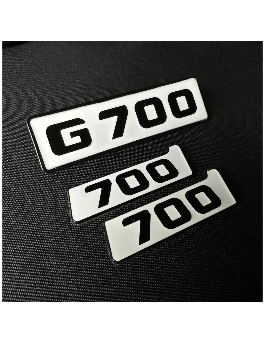  - logo & Emblems - Blanco Metálico Emblemas Mercedes G700 parrilla delantera Brabus BITURBO 700 Placa lateral insignias logotip