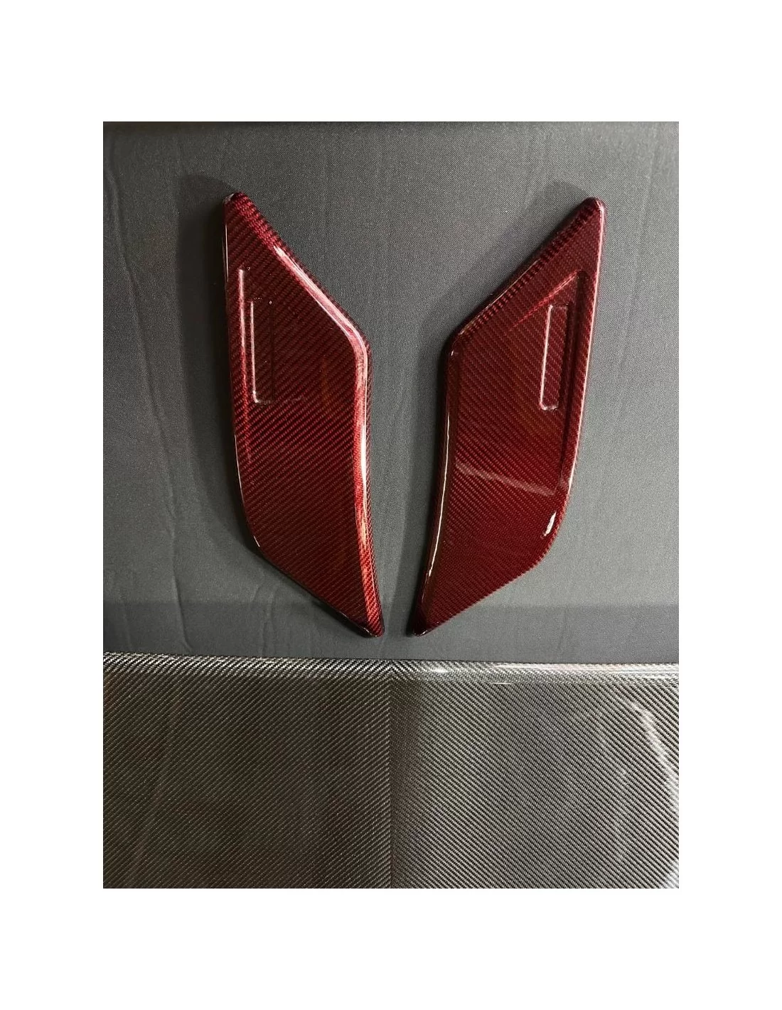  - Mercedes-Benz - メルセデスベンツW463用 レッドカーボンファイバー リアルーフスポイラー ブラバス ロケットスタイル - 4 - Mercedes-Benz メルセデスベンツW463用 レッドカーボンファイバー リアルーフスポイラー