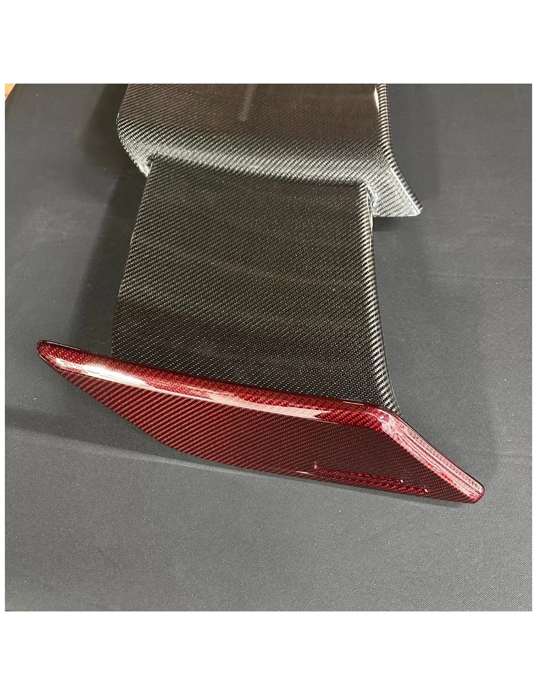  - Mercedes Benz - Becquet arrière en fibre de carbone rouge Brabus Rocket Style pour Mercedes-Benz W463 - 5 - Achetez l'aileron