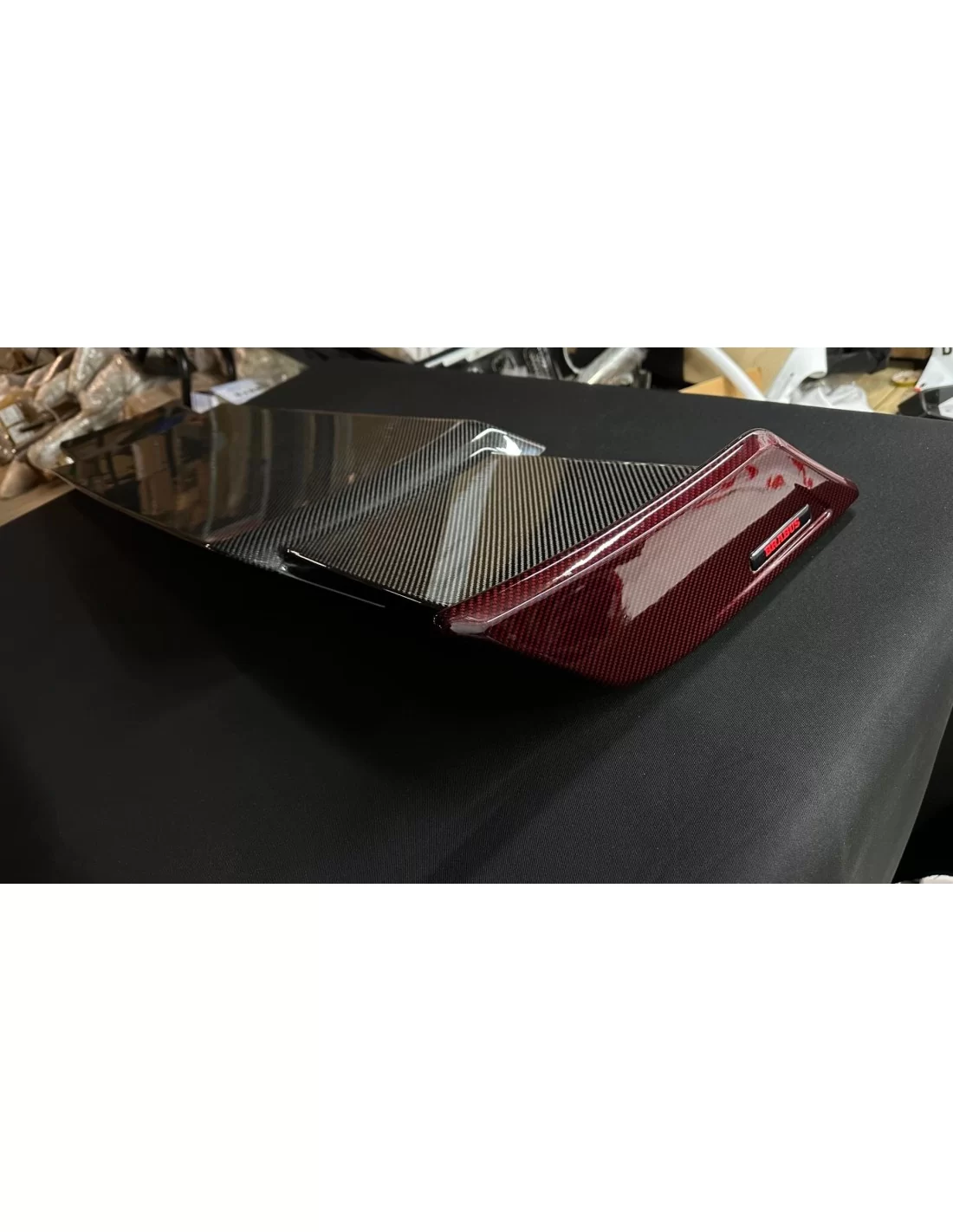  - Mercedes-Benz - Bakre takspoiler i röd kolfiber Brabus Rocket Style för Mercedes-Benz W463 - 8 - Köp Red Carbon Bakre Takspoi