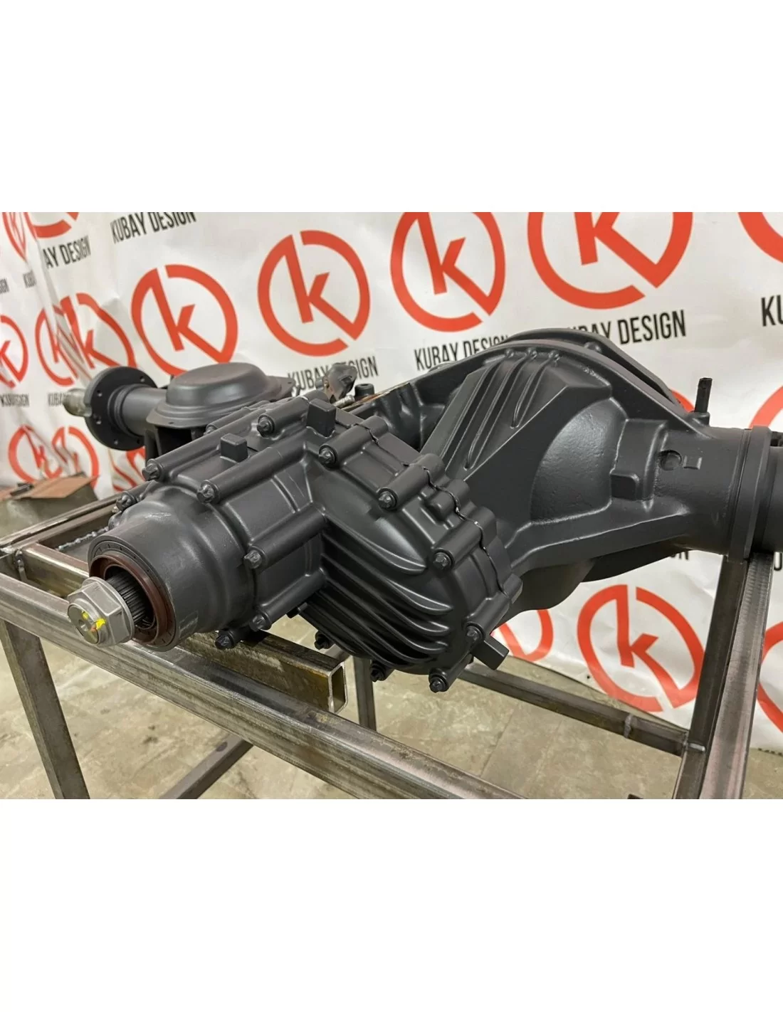  - Mercedes Benz - Eje intermedio original para Mercedes-Benz 6x6 W463A - 2 - Mejora tu Mercedes-Benz 6x6 W463A con este eje cen