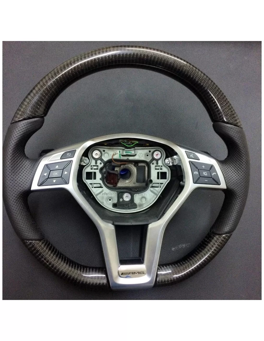  - Steering Wheels - 梅赛德斯-奔驰 CLS E 级 SLK W172 W218 W212 碳皮方向盘 - 7 - 使用梅赛德斯-奔驰 CLS E 级 SLK 碳纤维真皮方向盘，提升您的驾驶体验！时尚耐用--立即购买！✉️✒️