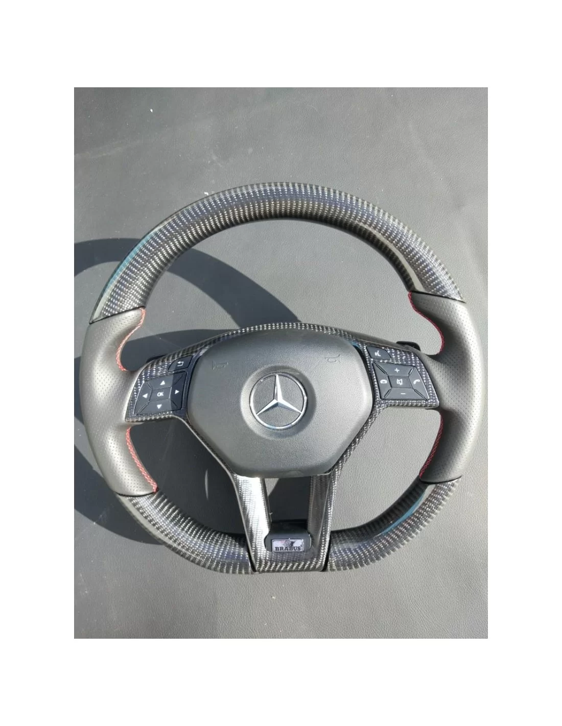  - Steering Wheels - 梅赛德斯-奔驰 CLS E 级 SLK W172 W218 W212 碳皮方向盘 - 2 - 使用梅赛德斯-奔驰 CLS E 级 SLK 碳纤维真皮方向盘升级您的座驾。优质、时尚--现在就订购吧！✉️✏️