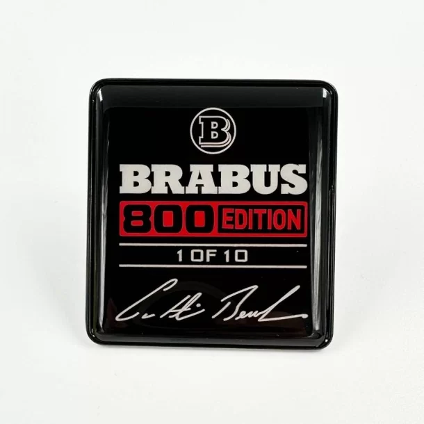  - Logos & Emblems - 梅赛德斯-奔驰 W463A G 系列金属色 Brabus 800 版红色座椅徽标标识套件 - 1 - 为您的梅赛德斯-奔驰 W463A 配上 Metallic Brabus 800 版红色座椅徽章。完美打造运动型豪