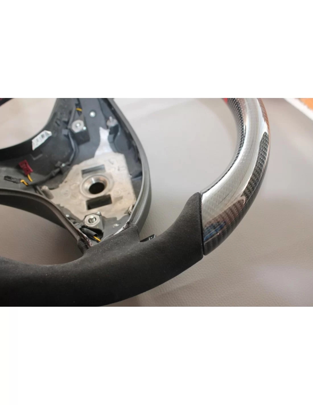 - Volant - Mercedes-Benz CLS Classe E SLK W172 W212 W218 Volant Carbone Alcantara - 11 - Améliorez votre intérieur avec le vola - Volant - Mercedes-Benz CLS Classe E SLK W172 W212 W218 Volant Carbone Alcantara - 11 - Améliorez votre intérieur avec le vola