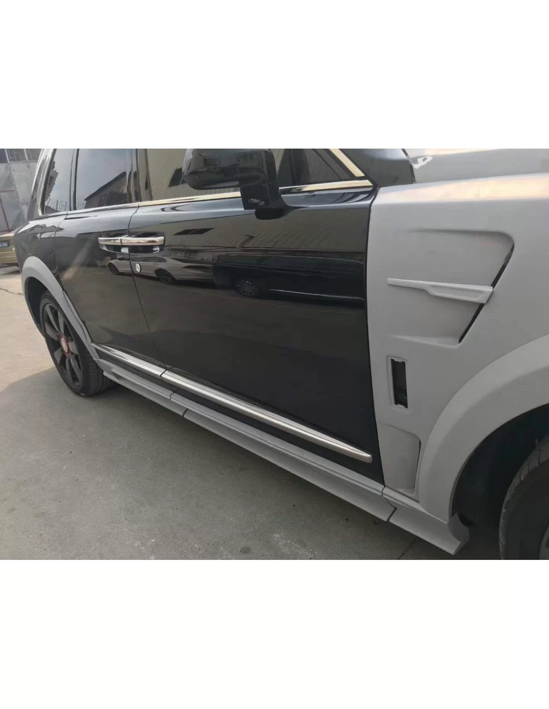  - Rolls Royce - Kit de carroçaria em fibra de carbono estilo Mansory para o Rolls-Royce Cullinan - 3 - Compre o kit de carroçar