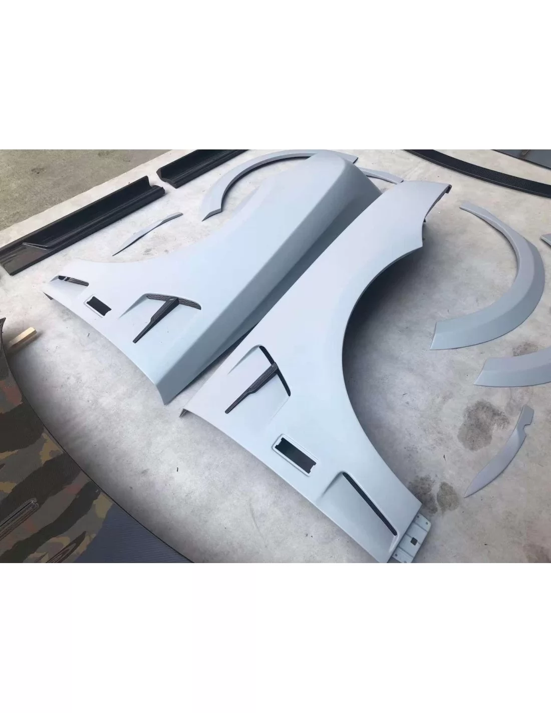 - Rolls Royce - Kit carrozzeria in fibra di carbonio in stile Mansory per Rolls-Royce Cullinan - 8 - Acquista il kit carrozzeri  - Rolls Royce - Kit carrozzeria in fibra di carbonio in stile Mansory per Rolls-Royce Cullinan - 8 - Acquista il kit carrozzeri