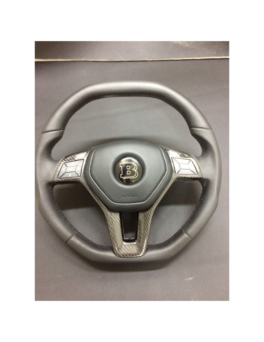 - Volant - Mercedes-Benz CLS Classe E SLK W172 W212 W218 Volant cuir carbone - 1 - Améliorez votre véhicule avec le volant en c - Volant - Mercedes-Benz CLS Classe E SLK W172 W212 W218 Volant cuir carbone - 1 - Améliorez votre véhicule avec le volant en c