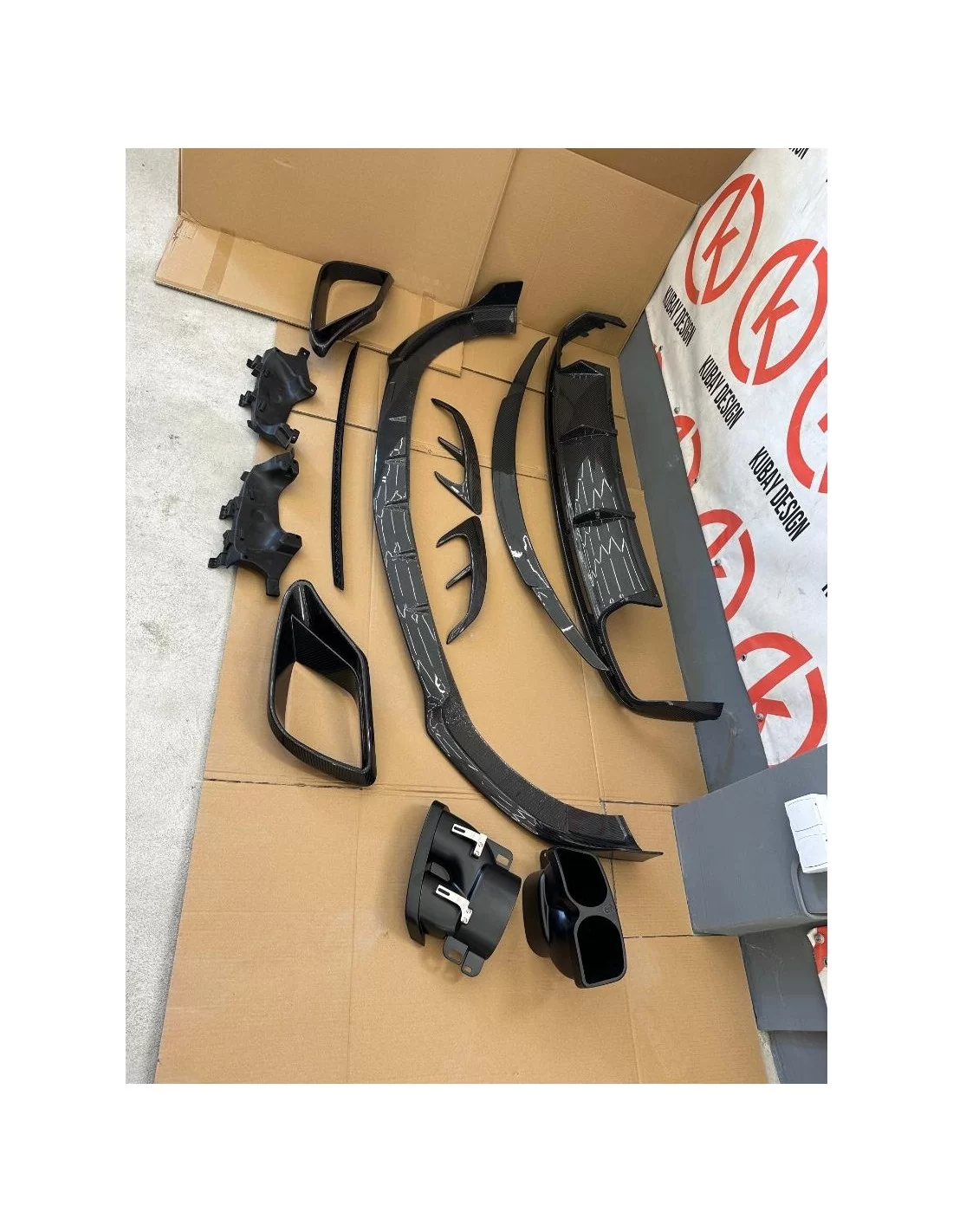 - Mercedes Benz - Zestaw karoserii Brabus z włókna węglowego dla Mercedes-Benz W217 S63 Coupe - 8 - Kup zestaw karoserii Brabus - Mercedes Benz - Zestaw karoserii Brabus z włókna węglowego dla Mercedes-Benz W217 S63 Coupe - 8 - Kup zestaw karoserii Brabus