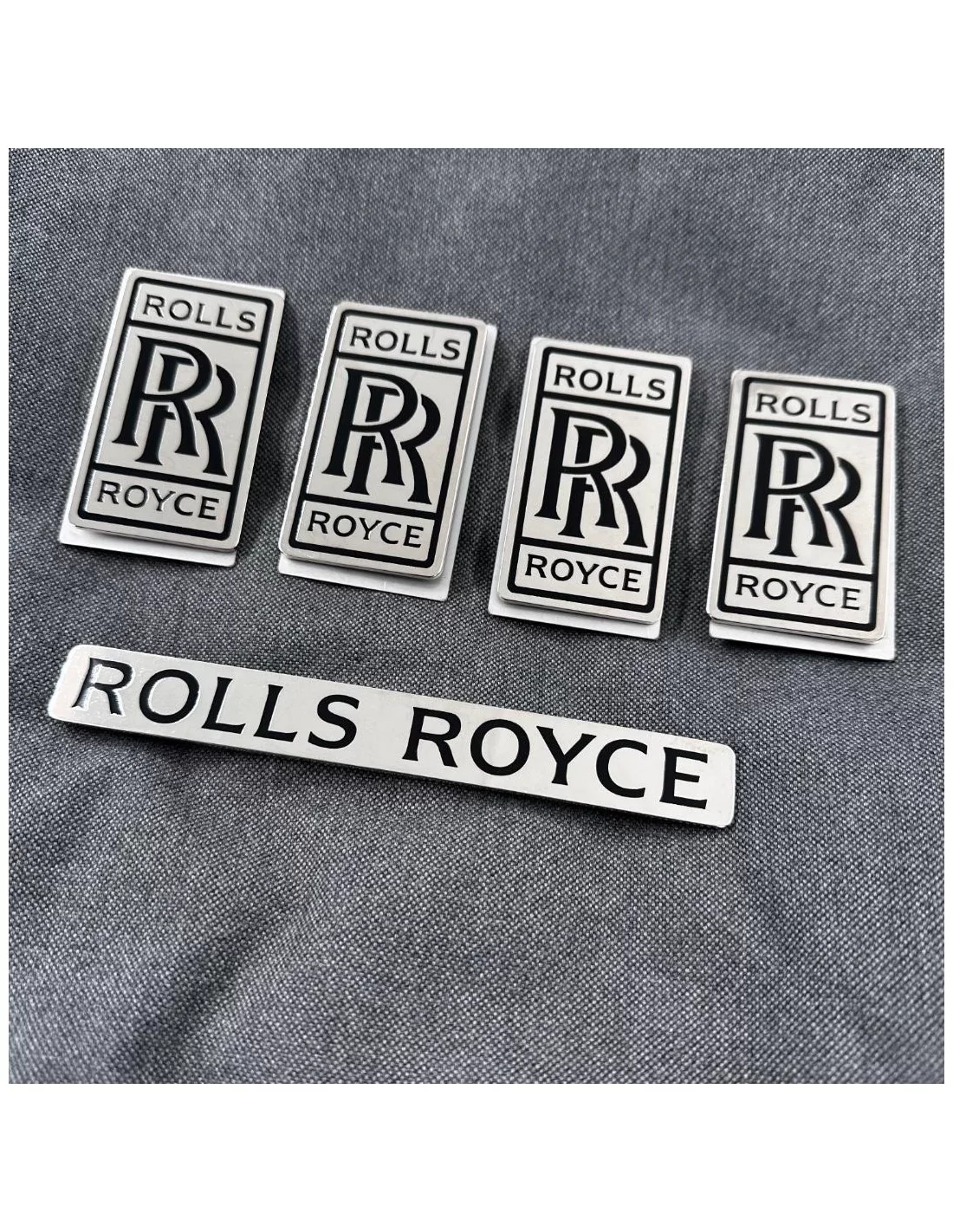  - logo & Emblems - Zestaw metalowych dywaników podłogowych z emblematami do Rolls-Royce Cullinan Phantom Ghost Wraith Spectre -