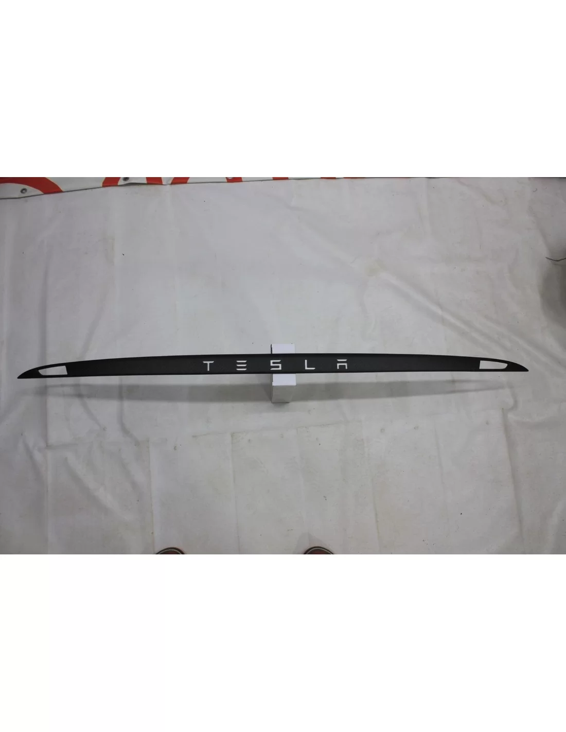  - Tesla - Embellecedor del maletero trasero de fibra de carbono con LED para Tesla Modes S - 6 - Eleve su Tesla Model S con est