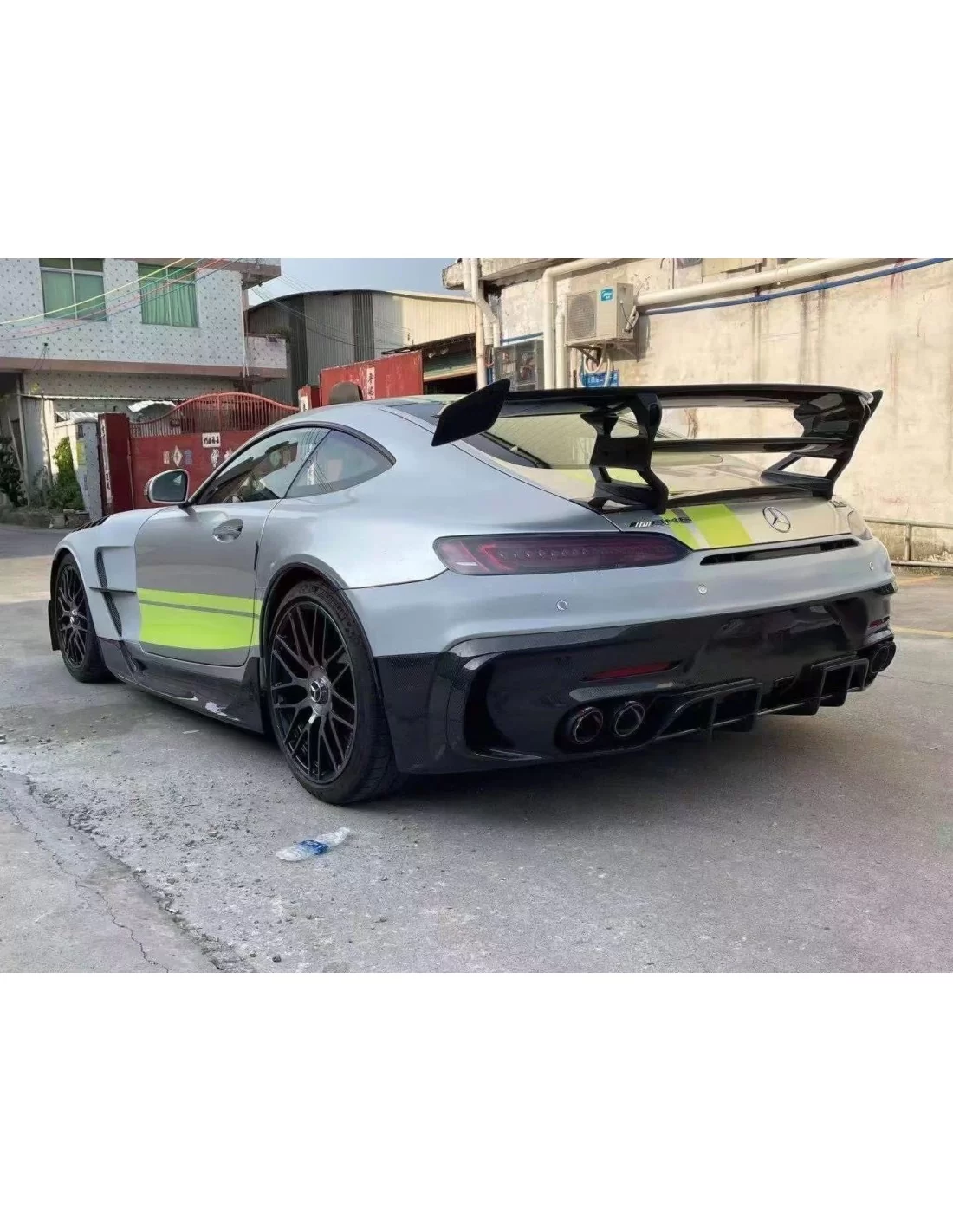 - Mercedes-Benz - GTR bodykit van koolstofvezel voor Mercedes GT - 4 - Transformeer je Mercedes GT met de verbluffende koolstof  - Mercedes-Benz - GTR bodykit van koolstofvezel voor Mercedes GT - 4 - Transformeer je Mercedes GT met de verbluffende koolstof