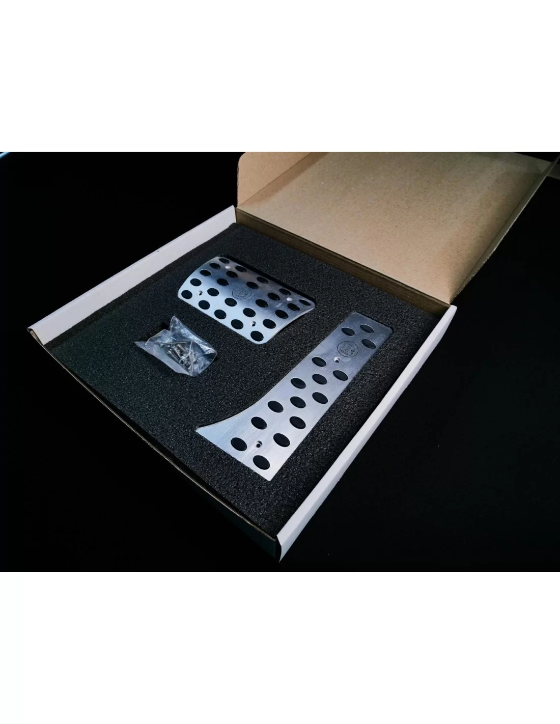 - Mercedes-Benz - Almofadas de Pedal Brabus em Alumínio CINZA para Mercedes-Benz W463A W464 Classe G - 1 - Comprar Pedaleira Br  - Mercedes-Benz - Almofadas de Pedal Brabus em Alumínio CINZA para Mercedes-Benz W463A W464 Classe G - 1 - Comprar Pedaleira Br