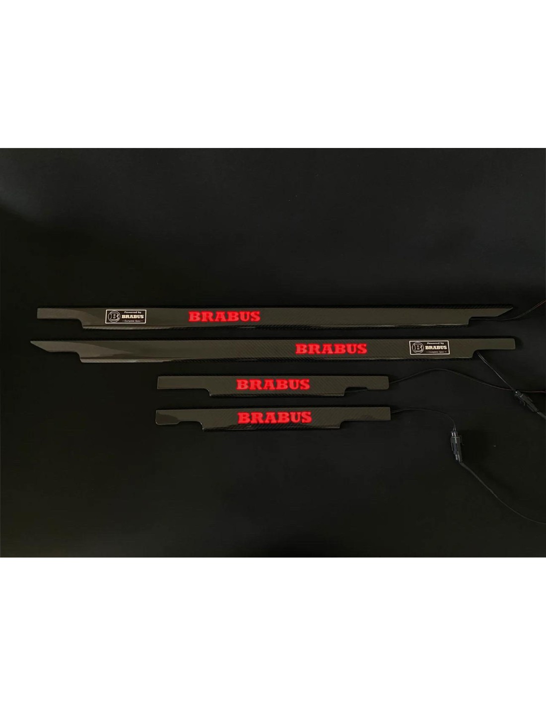  - Mercedes-Benz - Kolfiber LED-belysta RED Brabus dörrtrösklar 4 st för Mercedes-Benz G W463 - 1 - Köp Kolfiber LED Upplysta RÖ