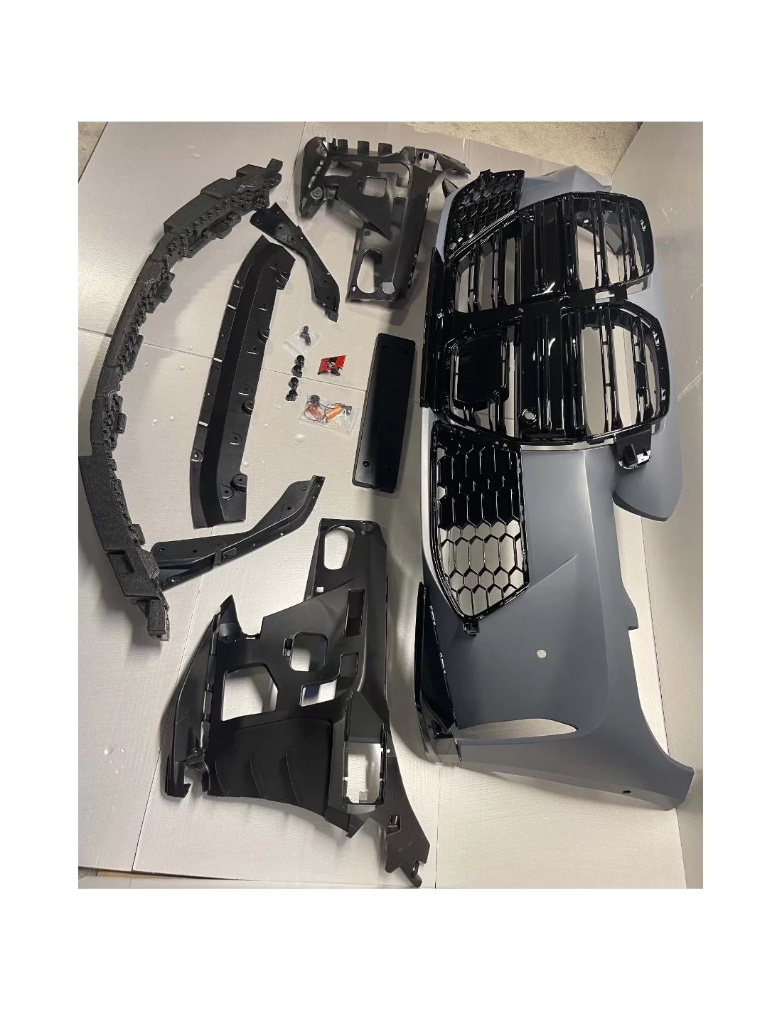  - BMW - Voorbumper M3 G80 stijl voor BMW G20 G21 - 2 - Transformeer je BMW G20 G21 met deze verbluffende M3 G80 stijl voorbumpe