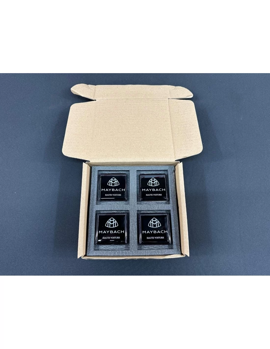  - logo & Emblems - Juego de emblemas metálicos MAYBACH para asientos de automóviles Mercedes-Benz - 6 - Mejore su Mercedes-Benz