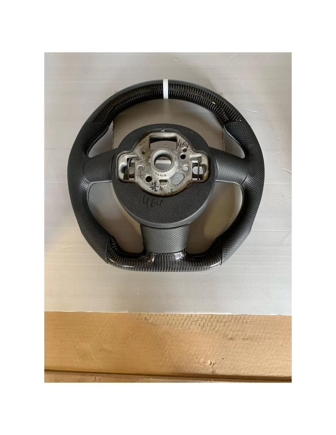- Steering Wheels - Kierownica do Audi A8 carbon - 5 - Odkryj kierownicę do Audi A8 Carbon w Tuneverse! Zwiększ swoje wrażenia   - Steering Wheels - Kierownica do Audi A8 carbon - 5 - Odkryj kierownicę do Audi A8 Carbon w Tuneverse! Zwiększ swoje wrażenia
