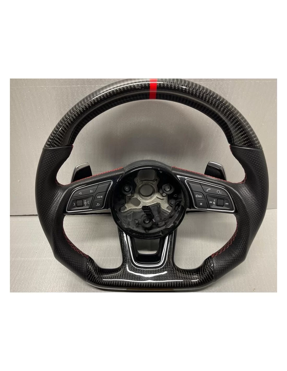  - Steering Wheels - Aangepast Audi S5-stuurwiel met carbon en rood nulpunt - 5 - Upgrade je auto met een aangepast Audi S5 stuu