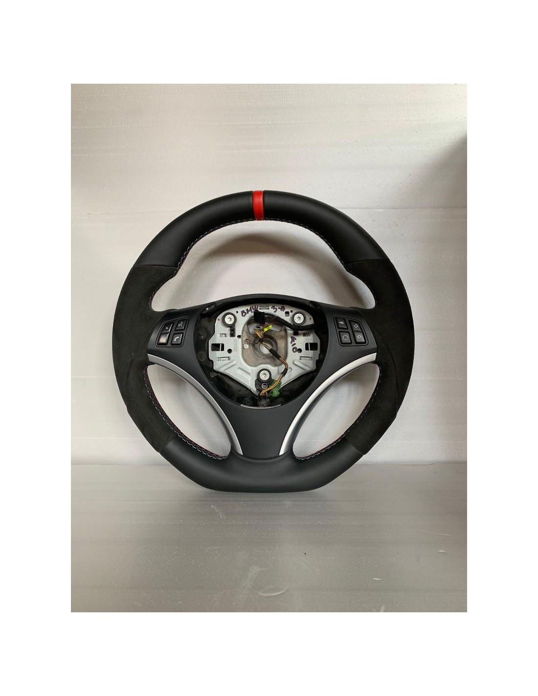  - Steering Wheels - Volante para BMW Е90 Е91 - 1 - Descubra o Volante perfeito para BMW E90 E91 na Tuneverse! Melhore o seu con