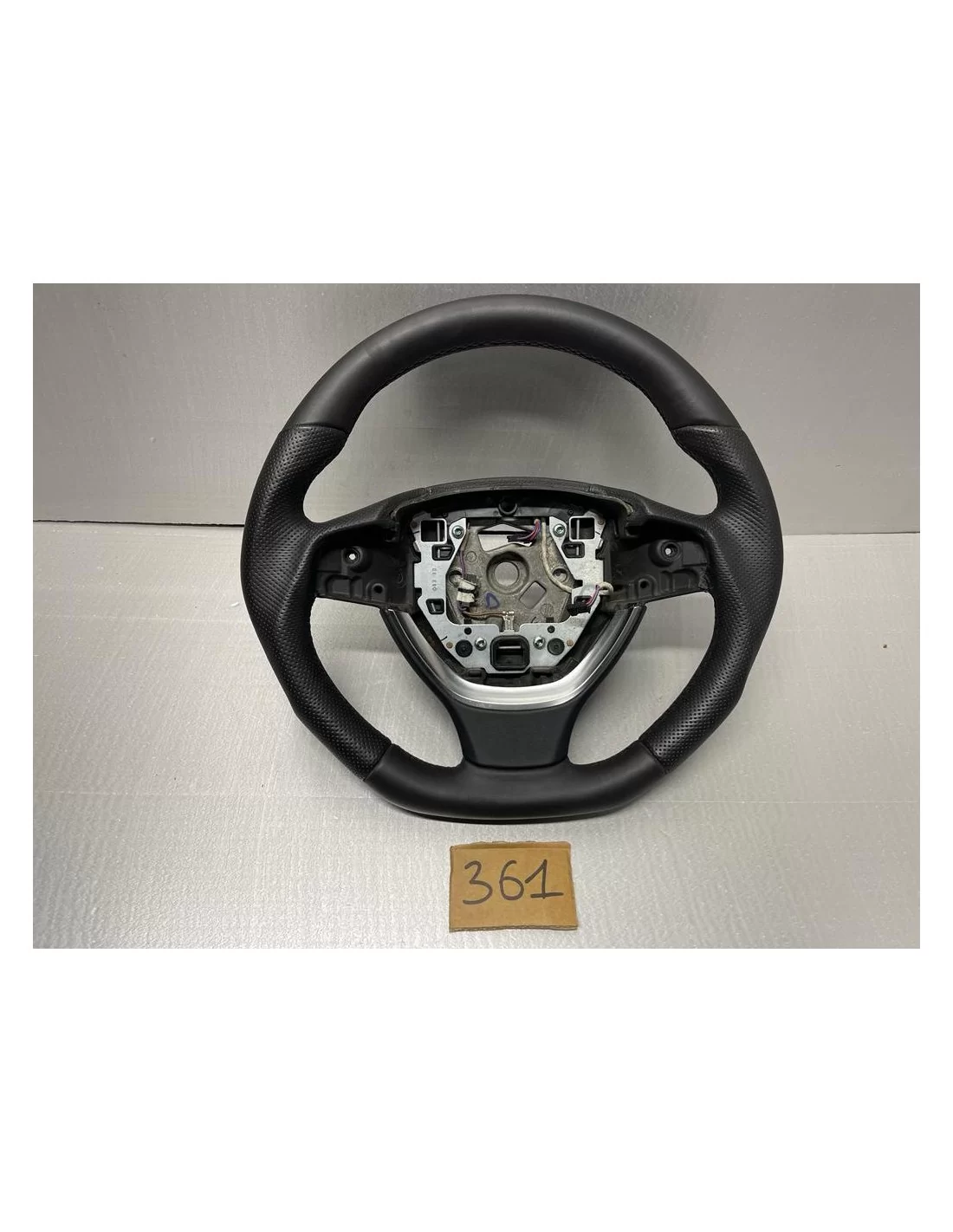 - Steering Wheels - Kierownica do BMW F01 F02 F10 - 1 - Ulepsz swoją jazdę dzięki kierownicy do BMW F01 F02 F10 w Tuneverse! Po - Steering Wheels - Kierownica do BMW F01 F02 F10 - 1 - Ulepsz swoją jazdę dzięki kierownicy do BMW F01 F02 F10 w Tuneverse! Po