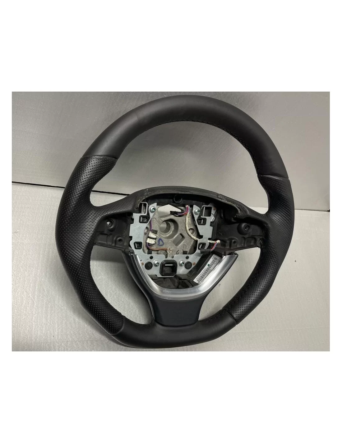 - Steering Wheels - Kierownica do BMW F01 F02 F10 - 2 - Ulepsz swoją jazdę dzięki kierownicy do BMW F01 F02 F10 w Tuneverse! Po - Steering Wheels - Kierownica do BMW F01 F02 F10 - 2 - Ulepsz swoją jazdę dzięki kierownicy do BMW F01 F02 F10 w Tuneverse! Po