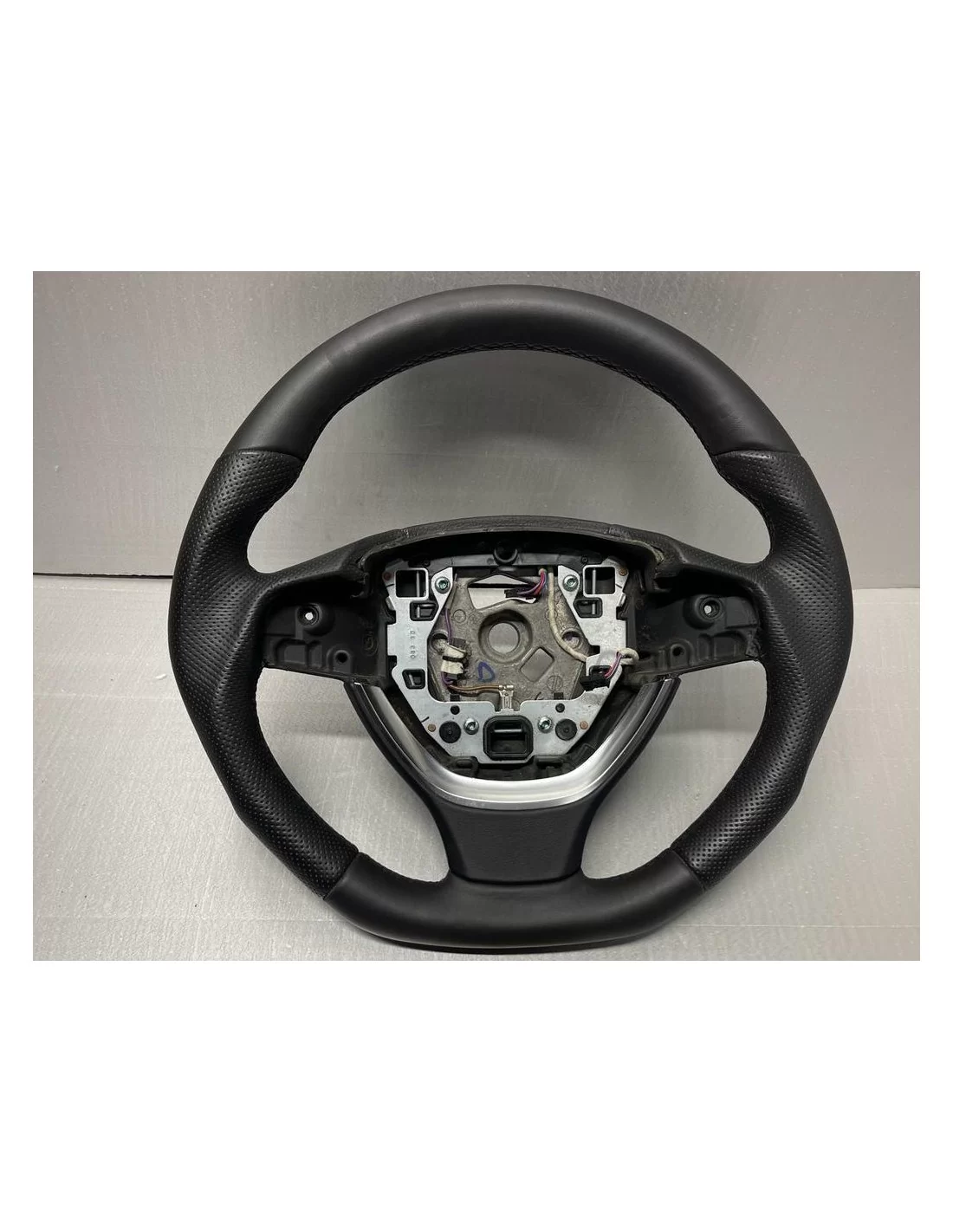 - Steering Wheels - Kierownica do BMW F01 F02 F10 - 3 - Ulepsz swoją jazdę dzięki kierownicy do BMW F01 F02 F10 w Tuneverse! Po - Steering Wheels - Kierownica do BMW F01 F02 F10 - 3 - Ulepsz swoją jazdę dzięki kierownicy do BMW F01 F02 F10 w Tuneverse! Po