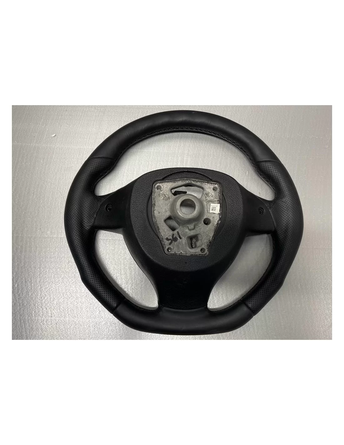 - Steering Wheels - Kierownica do BMW F01 F02 F10 - 4 - Ulepsz swoją jazdę dzięki kierownicy do BMW F01 F02 F10 w Tuneverse! Po - Steering Wheels - Kierownica do BMW F01 F02 F10 - 4 - Ulepsz swoją jazdę dzięki kierownicy do BMW F01 F02 F10 w Tuneverse! Po