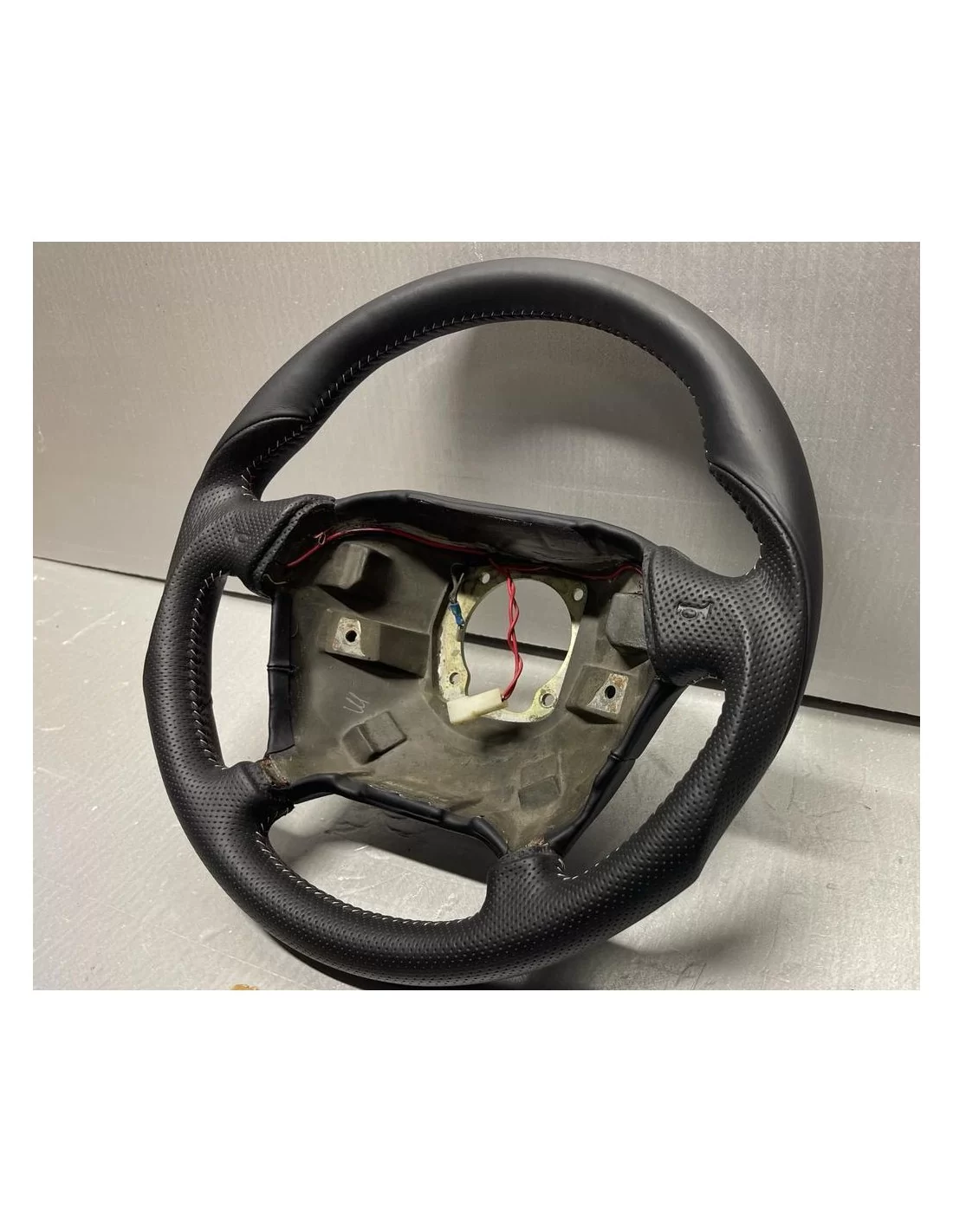  - Steering Wheels - Stuurwiel voor Ferrari F355 - 3 - Verfraai je Ferrari F355 met ons eersteklas stuurwiel bij Tuneverse! Erva