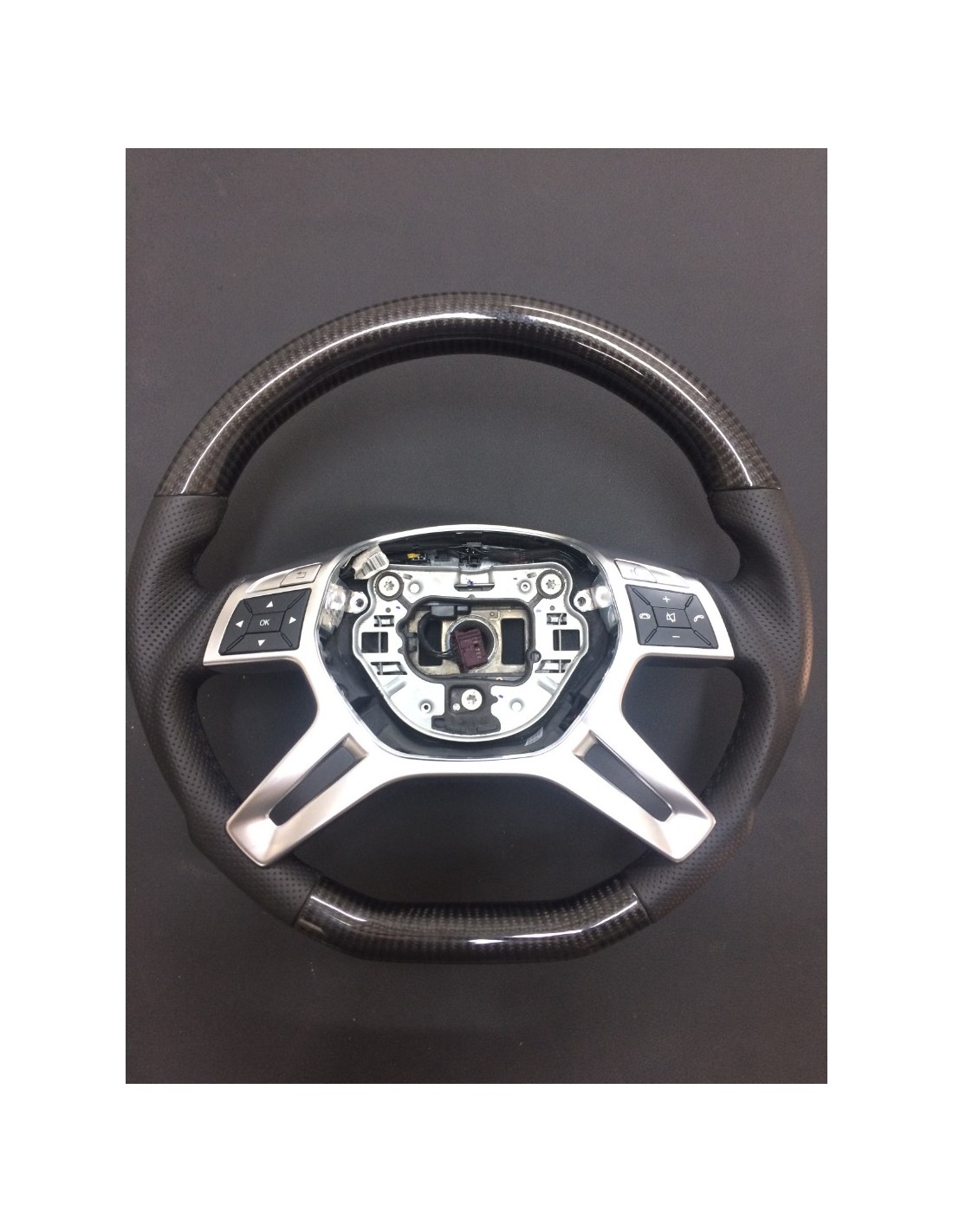 - Steering Wheels - 梅赛德斯-奔驰 E 级 G 级 GL ML W166 X166 W463 方向盘 - 1 - 在 Tuneverse 购买梅赛德斯-奔驰 E 级 G 级 GL ML W166 X166 W463 方向盘！现在就订购