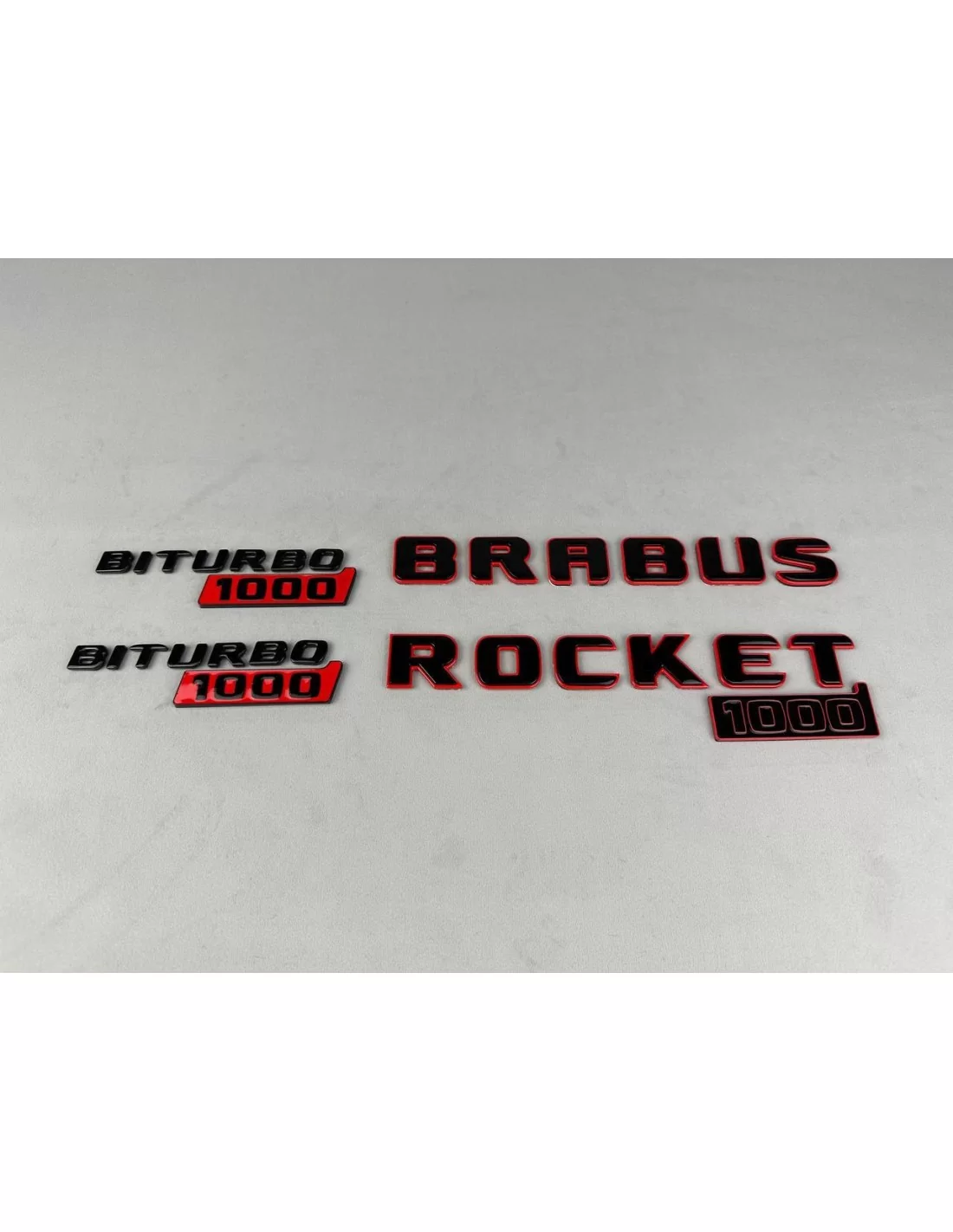  - Logos & Emblems - 用于梅赛德斯-奔驰 GT 2024 赛车的 Brabus 火箭 1000 徽章套件 - 4 - 使用 Brabus Rocket 1000 独家徽章套件，为您的 2024 Mercedes-Benz GT 改头换面