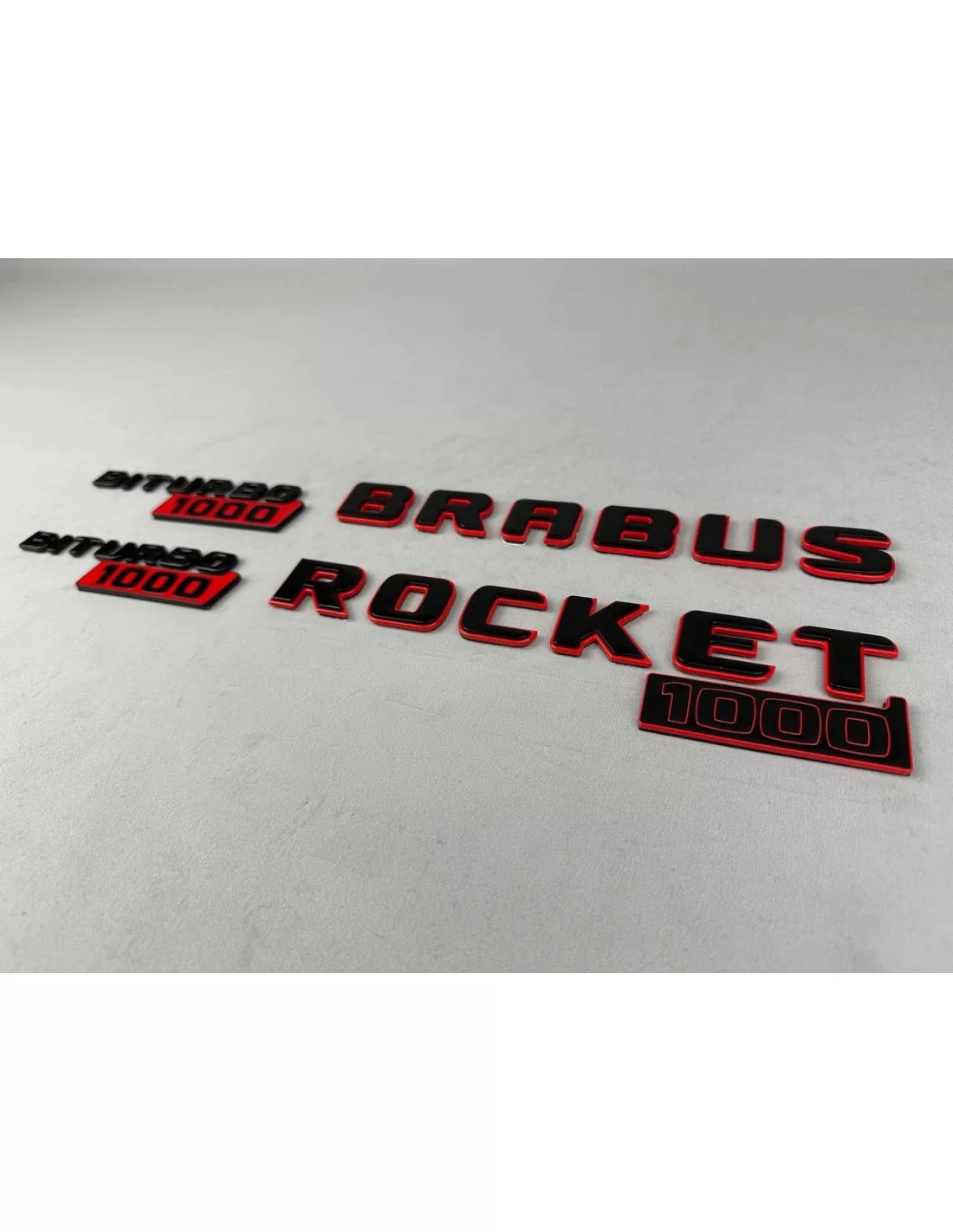  - Logos & Emblems - 用于梅赛德斯-奔驰 GT 2024 赛车的 Brabus 火箭 1000 徽章套件 - 6 - 使用 Brabus Rocket 1000 独家徽章套件，为您的 2024 Mercedes-Benz GT 改头换面