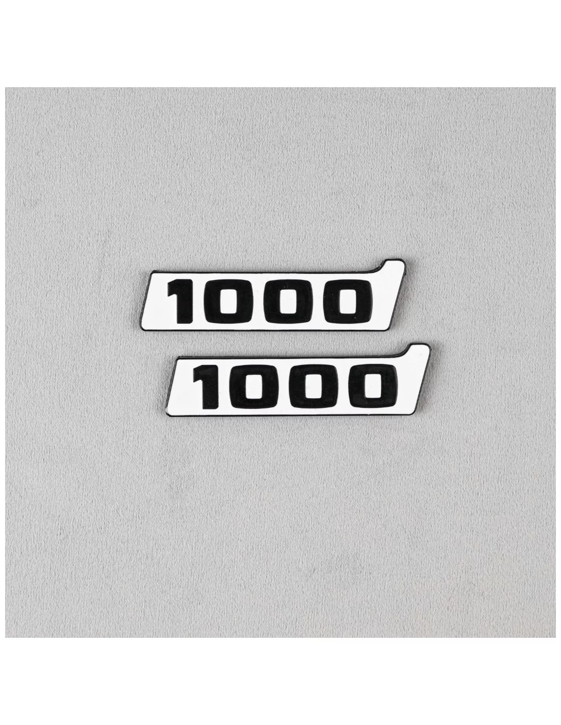 - Logos & Emblems - VIT Brabus rocket 1000 emblemsats för Mercedes-Benz bilar GT 2024 - 3 - Uppgradera din Mercedes GT 2024 med - Logos & Emblems - VIT Brabus rocket 1000 emblemsats för Mercedes-Benz bilar GT 2024 - 3 - Uppgradera din Mercedes GT 2024 med