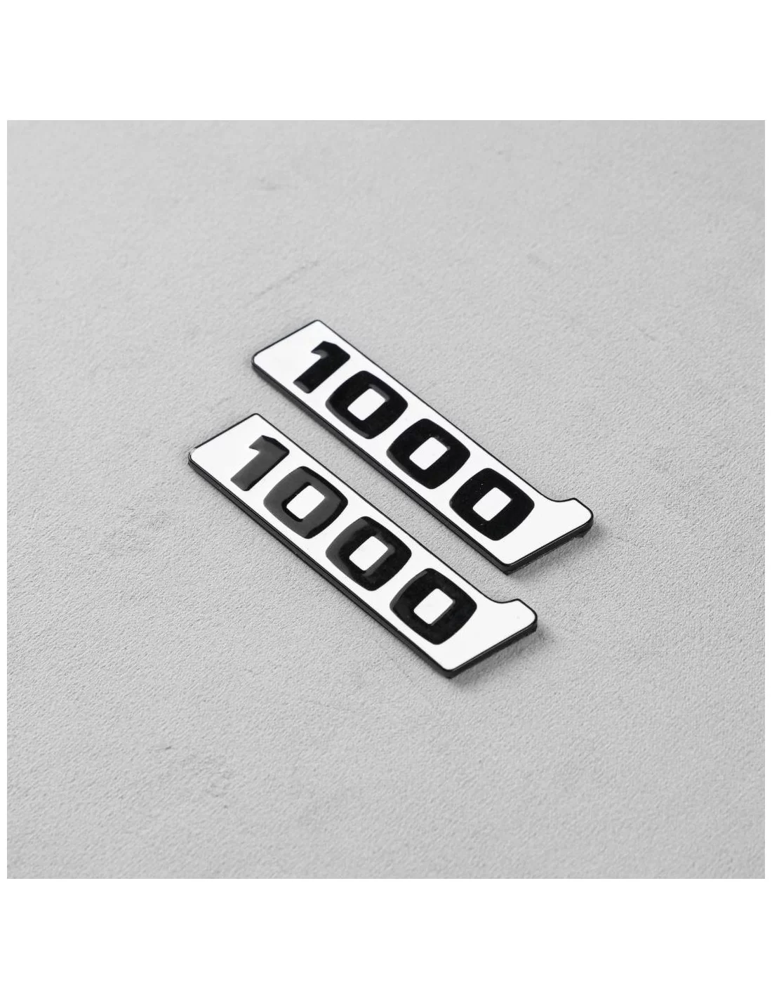 - Logos & Emblems - VIT Brabus rocket 1000 emblemsats för Mercedes-Benz bilar GT 2024 - 4 - Uppgradera din Mercedes GT 2024 med - Logos & Emblems - VIT Brabus rocket 1000 emblemsats för Mercedes-Benz bilar GT 2024 - 4 - Uppgradera din Mercedes GT 2024 med