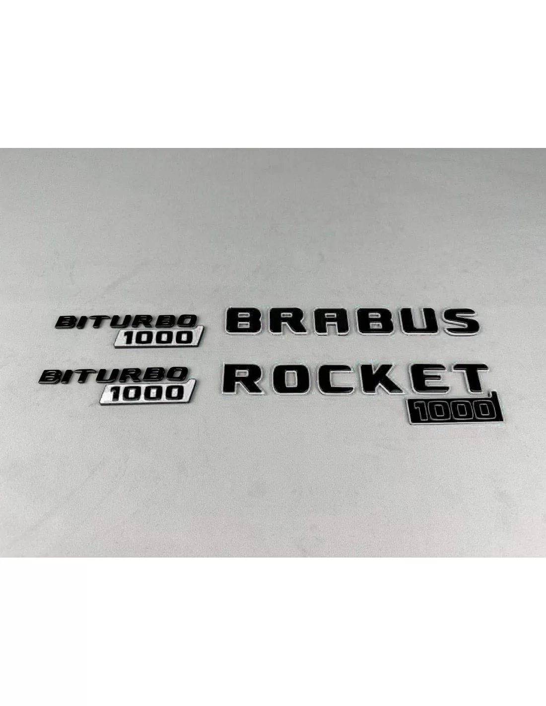- Logos & Emblems - VIT Brabus rocket 1000 emblemsats för Mercedes-Benz bilar GT 2024 - 6 - Uppgradera din Mercedes GT 2024 med - Logos & Emblems - VIT Brabus rocket 1000 emblemsats för Mercedes-Benz bilar GT 2024 - 6 - Uppgradera din Mercedes GT 2024 med