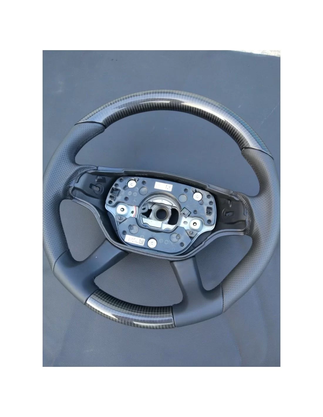  - Steering Wheels - 奔驰 S 级 W221 碳皮方向盘 - 2 - 使用梅赛德斯-奔驰 S 级 W221 碳纤维真皮方向盘，提升您的驾驶体验。豪华与性能的完美融合！✉️✏️