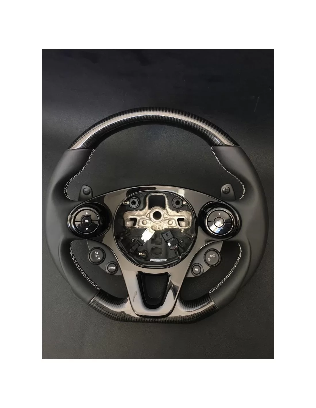- Volante - Mercedes Smart 453 volante de cuero de carbono - 2 - Mejore su experiencia de conducción con el volante Smart 453 d - Volante - Mercedes Smart 453 volante de cuero de carbono - 2 - Mejore su experiencia de conducción con el volante Smart 453 d