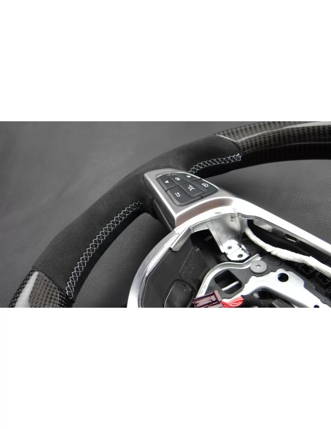 - Volante - Mercedes-Benz Clase C W205 Volante Carbono Alcantara - 8 - Mejora tu coche con el volante Mercedes-Benz Clase C W20 - Volante - Mercedes-Benz Clase C W205 Volante Carbono Alcantara - 8 - Mejora tu coche con el volante Mercedes-Benz Clase C W20