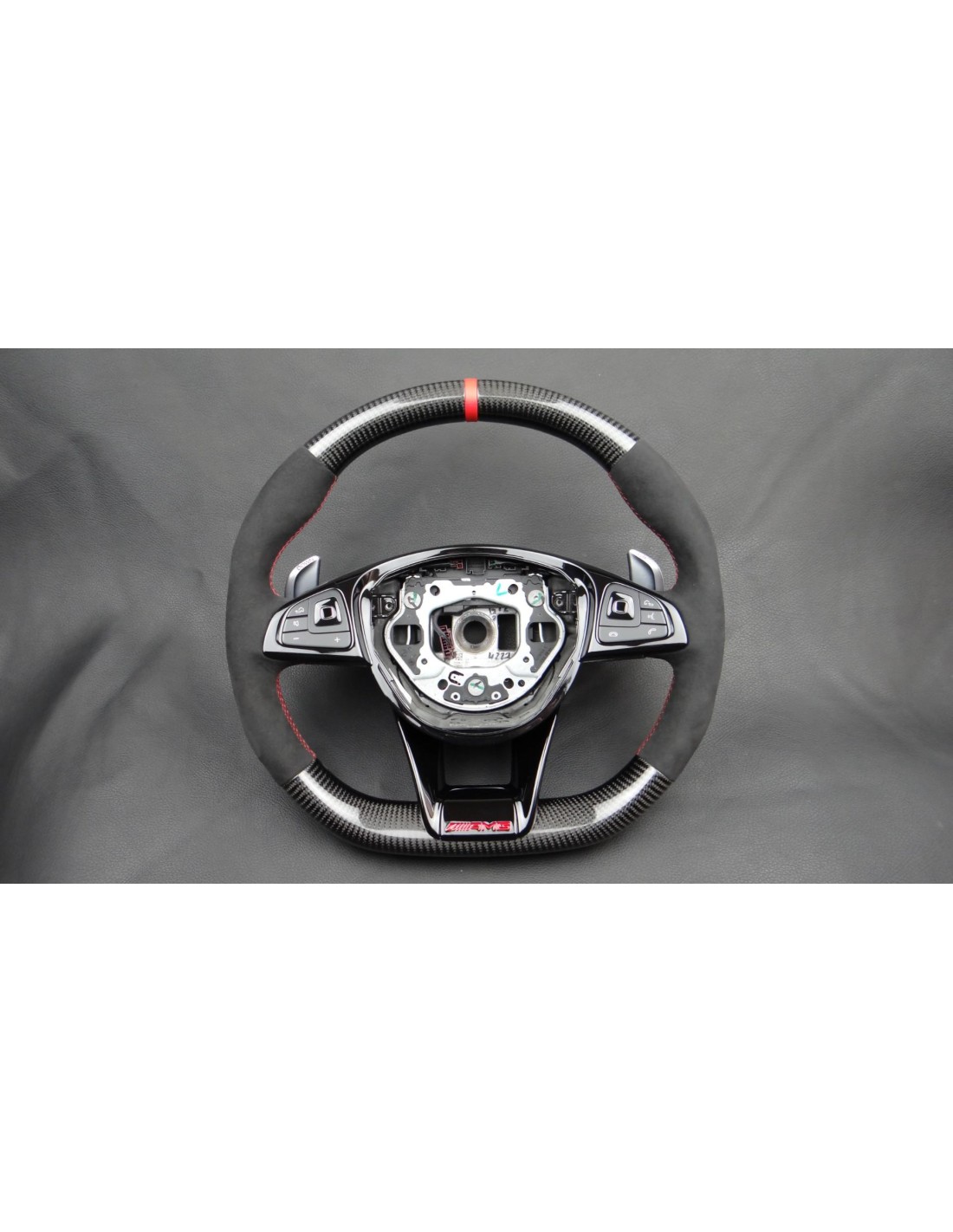  - Steering Wheels - Mercedes-Benz W205 W222 W212 W213 Volante Carbono Alcantara - 1 - Actualize o seu veículo com o volante Mer