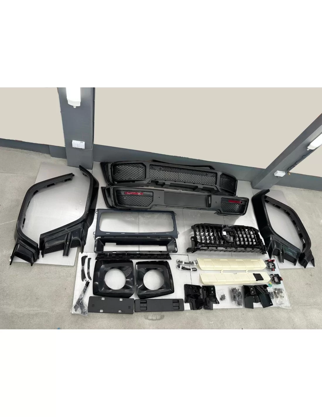 - Mercedes-Benz - Kit de carroçaria Brabus Widestar em plástico para Mercedes-Benz W463A Classe G - 6 - Transforme o seu Merced  - Mercedes-Benz - Kit de carroçaria Brabus Widestar em plástico para Mercedes-Benz W463A Classe G - 6 - Transforme o seu Merced
