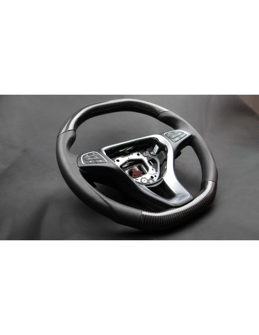 - Steering Wheels - Mercedes-Benz E-Klasse W212 Stuur Carbon Leer - 5 - Transformeer uw rijervaring met het Mercedes-Benz E-Kla  - Steering Wheels - Mercedes-Benz E-Klasse W212 Stuur Carbon Leer - 5 - Transformeer uw rijervaring met het Mercedes-Benz E-Kla
