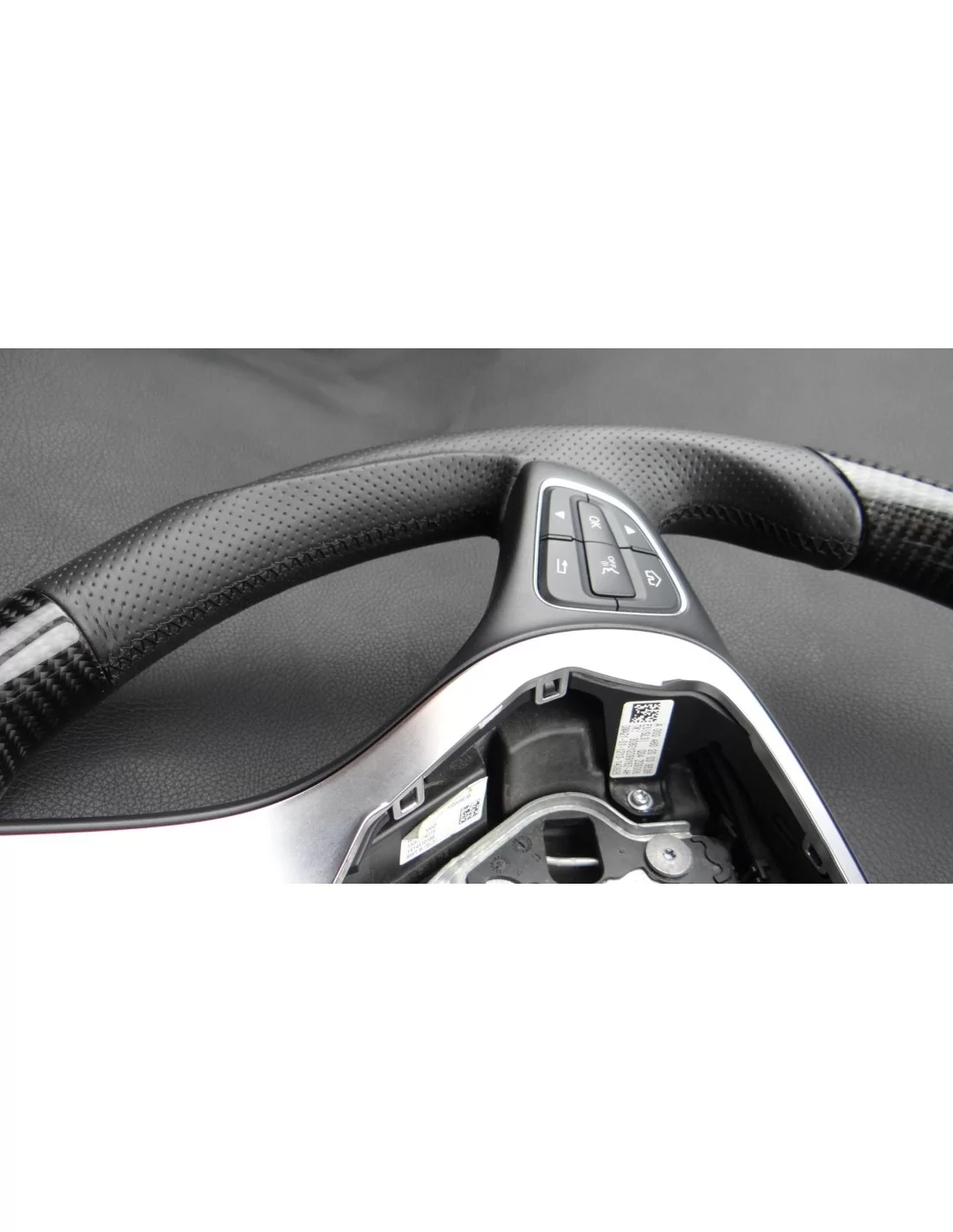 - Steering Wheels - Mercedes-Benz E-Klasse W212 Stuur Carbon Leer - 9 - Transformeer uw rijervaring met het Mercedes-Benz E-Kla  - Steering Wheels - Mercedes-Benz E-Klasse W212 Stuur Carbon Leer - 9 - Transformeer uw rijervaring met het Mercedes-Benz E-Kla